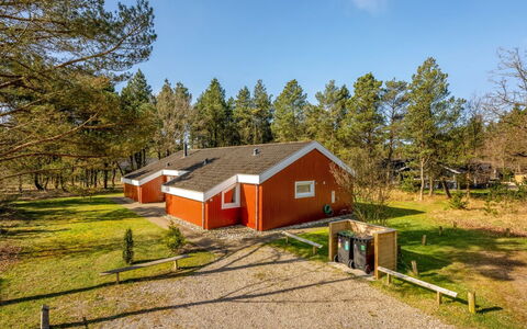 Luciane - 2.5Km from the Sea: Cottage, Backyard, Yard, Garden Buildings, Shed, Siding, Outdoor Furniture, Log Cabin, Outdoor Structure, Shack