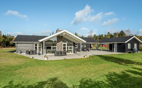 Geri - 700M from the Sea: Roof, House, Home, Cottage, Door, Siding, Deck, Porch, Plank, Hardwood