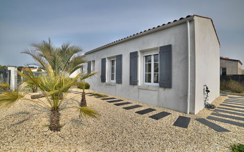 Les Salines: Water, Sky, Plant, Cloud, Building, Property, Swimming Pool, Window, Azure, Body Of Water