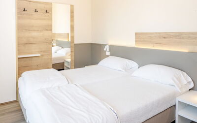 Accommodation:&nbsp;Panorama 54.2