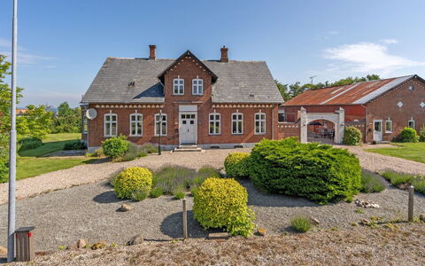 Dvonta - 170M from the Sea: Roof, Home, Door, Cottage, Shade, Siding, Yard, Estate, Backyard