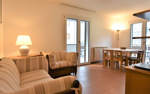 Stefania: Table, Furniture, Window, Couch, Wood, Comfort, Lighting, Living Room, Shade, Flooring