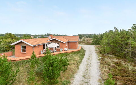 Lisemarie - 800M from the Sea: Wood, Roof, Architecture, Home, House, Cottage, Siding, Hardwood, Slope, Estate