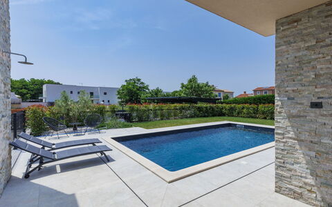Prudensia: Water, Sky, Plant, Building, Swimming Pool, Shade, Rectangle, Condominium, Floor, Residential Area
