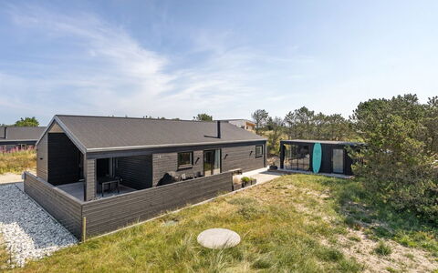Grimar - 600M from the Sea: Cottage, Shed, Hut, Farmhouse, Prairie, Shack, Barn, Log Cabin, Garden Buildings