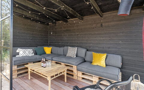 Grimar - 600M from the Sea: Cottage, Shed, Hut, Farmhouse, Prairie, Shack, Barn, Log Cabin, Garden Buildings