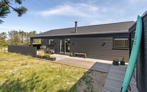 Grimar - 600M from the Sea: Cottage, Shed, Hut, Farmhouse, Prairie, Shack, Barn, Log Cabin, Garden Buildings