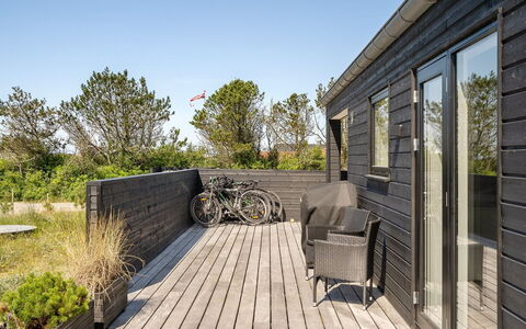 Grimar - 600M from the Sea: Cottage, Shed, Hut, Farmhouse, Prairie, Shack, Barn, Log Cabin, Garden Buildings