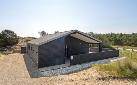 Grimar - 600M from the Sea: Cottage, Shed, Hut, Farmhouse, Prairie, Shack, Barn, Log Cabin, Garden Buildings