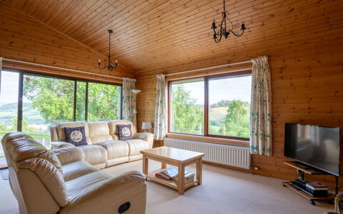 Accommodation:&nbsp;Achmony Byre 120.5
