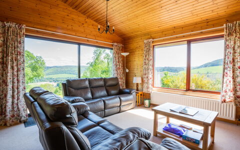 Accommodation:&nbsp;Achmony Number 10 120.4
