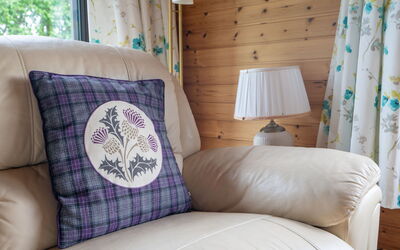 Accommodation:&nbsp;Achmony Byre 120.5
