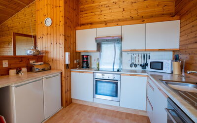 Accommodation:&nbsp;Achmony Number 9 120.3