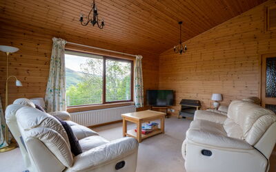 Accommodation:&nbsp;Achmony Byre 120.5