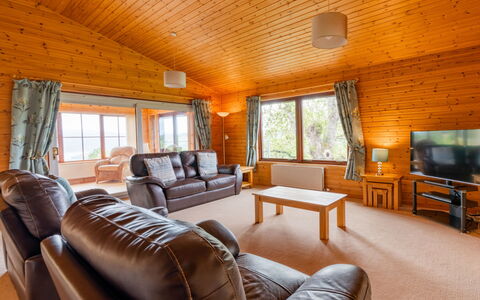 Drumnadrochit 121: Property, Furniture, Couch, Comfort, Wood, Living Room, Table, Lighting, Interior Design, Floor