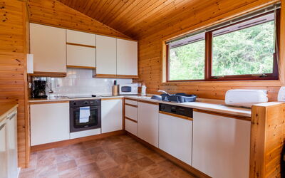 Accommodation:&nbsp;Achmony Green 121.1