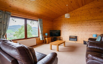 Accommodation:&nbsp;Achmony Green 121.1