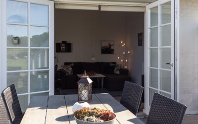 Thamina - 400M from the Sea