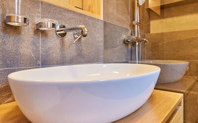 Accommodation:&nbsp;Summit View Lounge & Alcove 140.3
