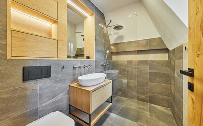 Accommodation:&nbsp;Summit View Lounge & Alcove 140.3
