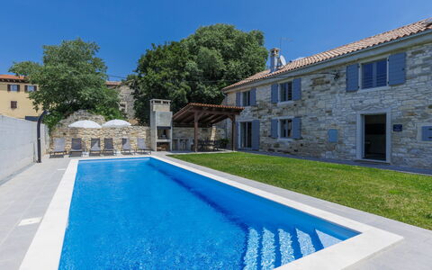 Villa Mirta: Water, Sky, Building, Property, Plant, Window, Azure, Swimming Pool, Tree, Rectangle