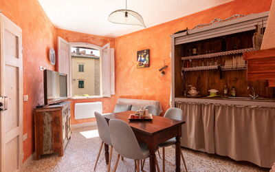 Accommodation:&nbsp;Casa Dell'Arco 350.3