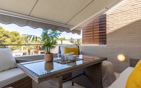 Palmera Dels Munts: Table, Furniture, Property, Plant, Flowerpot, Building, Houseplant, Shade, Interior Design, Wood