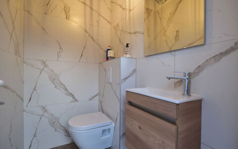 Villa Laura: Property, Plumbing Fixture, Bathroom, House, Toilet Seat, Wood, Toilet, Flooring, Floor, Wall