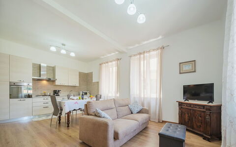 Casa di Giò: Couch, Furniture, Property, Building, Table, Wood, Comfort, Lighting, Living Room, House