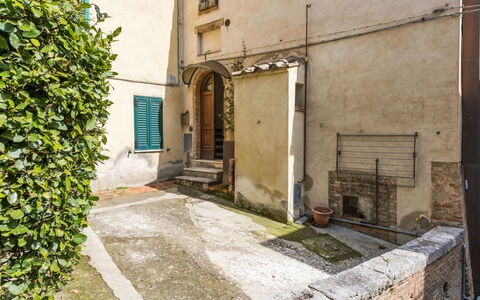 Casa Campau: Plant, Window, Road Surface, Building, Neighbourhood, Door, Road, Rural Area, City, Facade