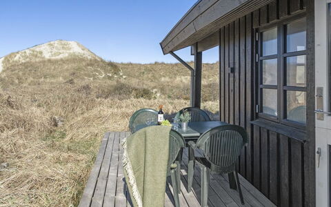 Solunka - 100M from the Sea: Wood, Cottage, Slope, Shade, Hardwood, Plank, Log Cabin, Hut, Porch