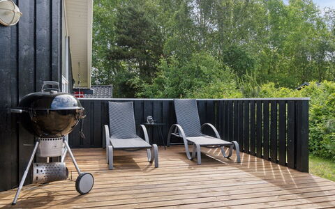 Alvy - 200M from the Sea: Wood, Home, Porch, Deck, Hardwood, Roof, Wood Stain, Wood Flooring, Eco Hotel