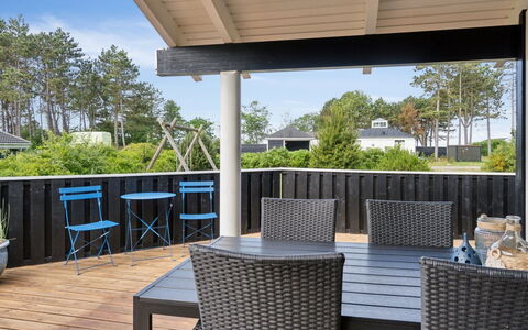 Alvy - 200M from the Sea: Wood, Home, Porch, Deck, Hardwood, Roof, Wood Stain, Wood Flooring, Eco Hotel