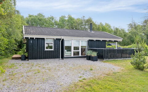 Alvy - 200M from the Sea: Wood, Home, Porch, Deck, Hardwood, Roof, Wood Stain, Wood Flooring, Eco Hotel