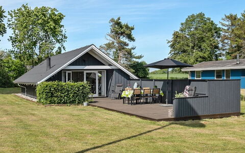 Herbert - 1Km from the Sea: Architecture, Roof, Home, Composite Material, Daylighting, Siding, Driveway