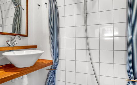 Elisabetha - 16Km from the Sea: Plumbing Fixture, Bathroom, Interior Design, Plumbing, Tap, Bathroom Sink, Sink, Tile, Curtain, Shower Curtain