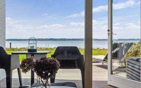 Monia - 20M from the Sea: Architecture, Roof, Home, Composite Material, Daylighting, Siding, Driveway