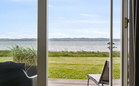 Monia - 20M from the Sea: Architecture, Roof, Home, Composite Material, Daylighting, Siding, Driveway