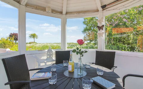 Kiersten - 5Km from the Sea: Residential Area, Roof, Suburb, Driveway, Estate, Chimney