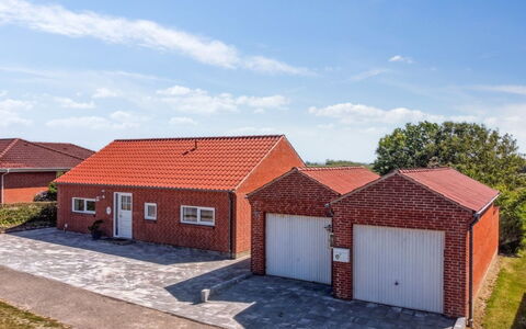 Kiersten - 5Km from the Sea: Residential Area, Roof, Suburb, Driveway, Estate, Chimney