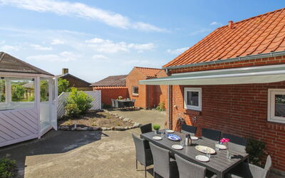 Kiersten - 5Km from the Sea