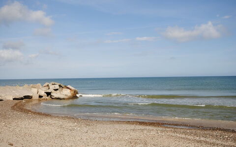 Tamika - 950M from the Sea: Blue, Water, Water Resources, Body Of Water, Natural Environment, Beach, Coast, Horizon, Sea