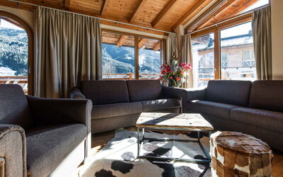 Typ 1-Studio 180.1: Couch, Window, Plant, Interior Design, Wood, Living Room, Floor, Building, Real Estate, Table
