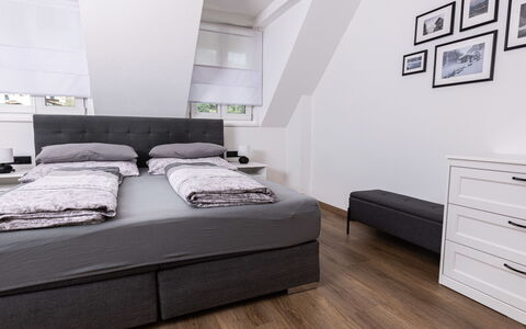 Katharina: Bed, Furniture, Bedroom, Interior Design, Bedding, Flooring, Bed Sheet, Floor, Home, Room