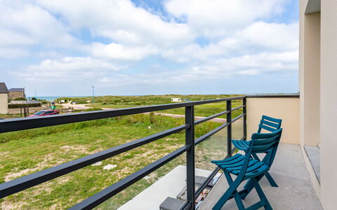 Paradis des Dunes: Cloud, Sky, Building, Chair, Plant, Wood, Shade, Outdoor Furniture, Porch, Grass