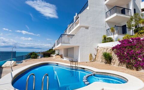 Peñiscola 636: Water, Sky, Building, Property, Plant, Cloud, Swimming Pool, Blue, Seaside Resort, Azure