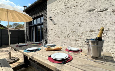 La Marette 125.2: Property, Plant, Building, Sky, Blue, Shade, Wood, Architecture, Interior Design, Chair