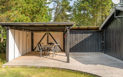Orvokki - 125M from the Sea: House, Roof, Home, Cottage, Shed, Garden Buildings, Siding, Yard, Log Cabin, Hut