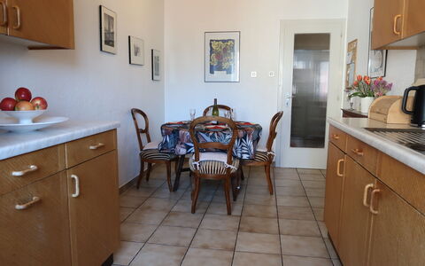 Pérolles: Cabinetry, Property, Furniture, Drawer, Wood, Interior Design, Building, Table, Comfort, Floor