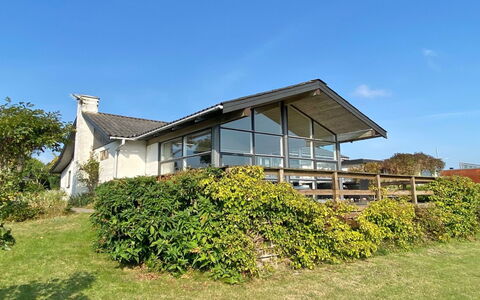 Frithger - 300M from the Sea: Shrub, House, Cottage, Home, Roof, Land Lot, Rural Area, Estate, Farmhouse